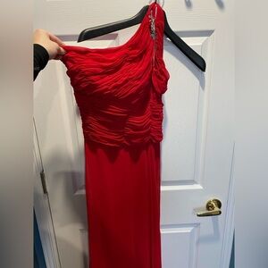 Elegant Red One-Shoulder Dress